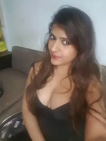 Riya - Hot Bengali Call Girl